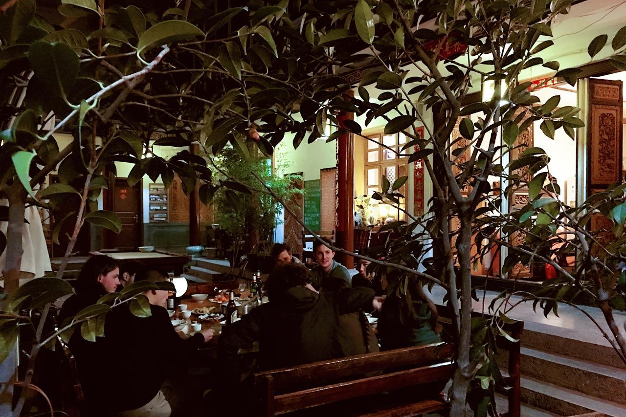 The Lily Pad Inn Дали Экстерьер фото